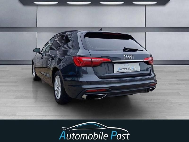 Gebraucht Audi A4 163 PS (119 kW) 2022 Grau Kombi