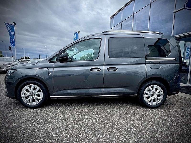 Gebraucht Ford Tourneo Titanium 116 PS (85 kW) 2025 Graphite grey metallic Kombi