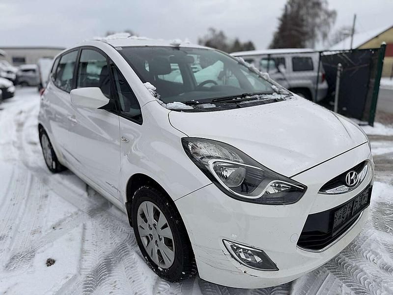 Gebraucht Hyundai ix20 90 PS (66 kW) 2012 Weiß Kleinwagen