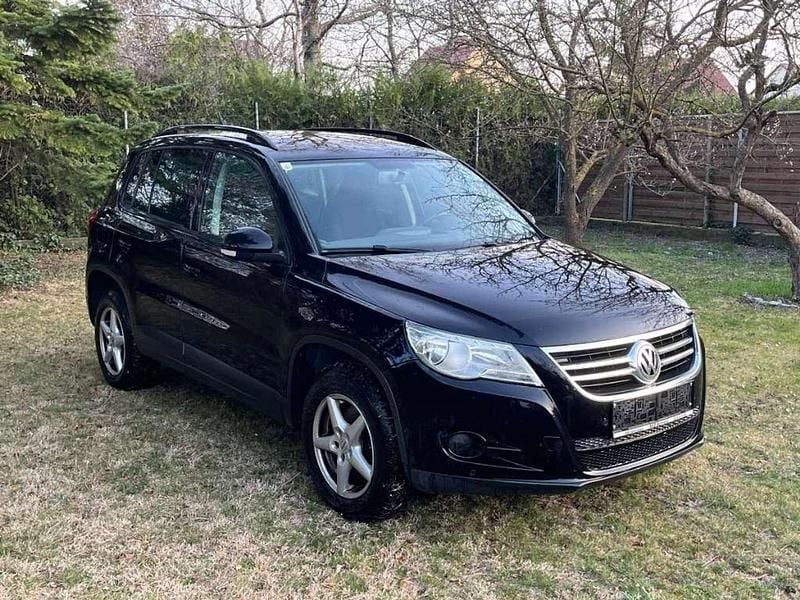 Gebraucht VW Tiguan Trendline 140 PS (102 kW) 2009 Schwarz SUV