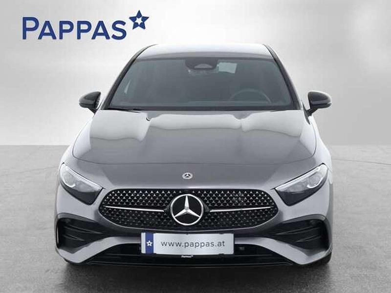 Gebraucht Mercedes A250 AMG line 163 PS (119 kW) 2023 Mountaingrau metallic Limousine