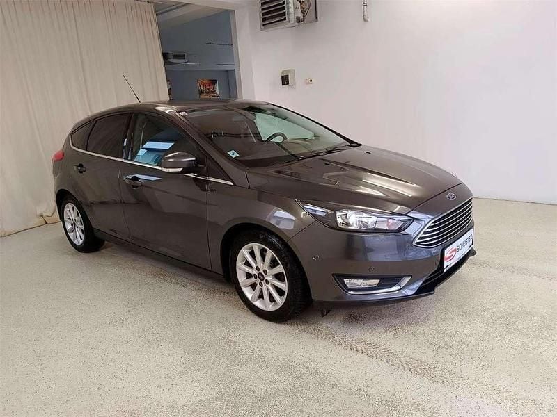 Gebraucht Ford Focus 101 PS (74 kW) 2016 Grau Limousine