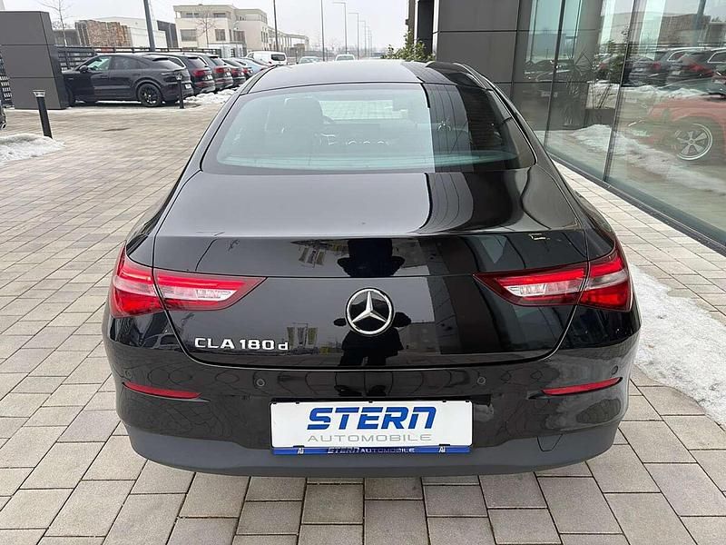 Gebraucht Mercedes CLA180 116 PS (85 kW) 2022 Schwarz Limousine