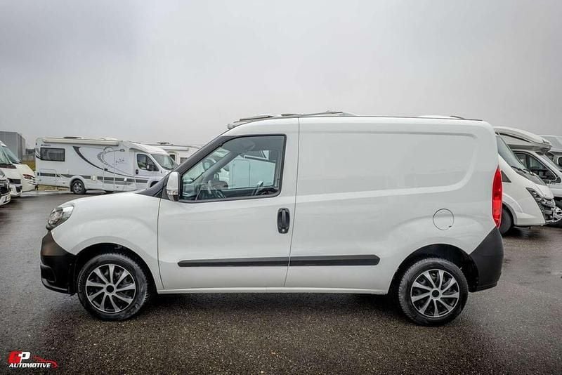 Gebraucht Fiat Doblò 95 PS (69 kW) 2017 Weiß Van / Kleinbus