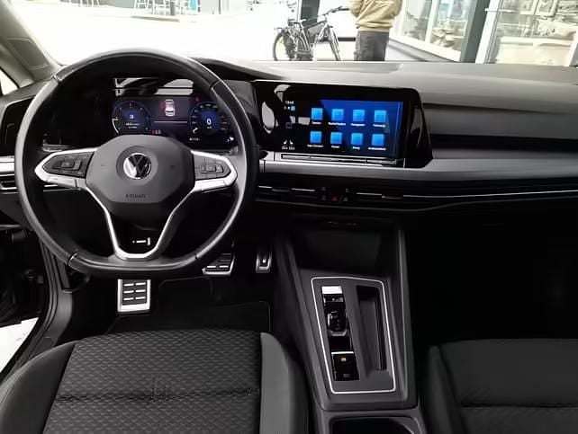 Gebraucht VW Golf VIII Active 150 PS (110 kW) 2022 Schwarz Limousine