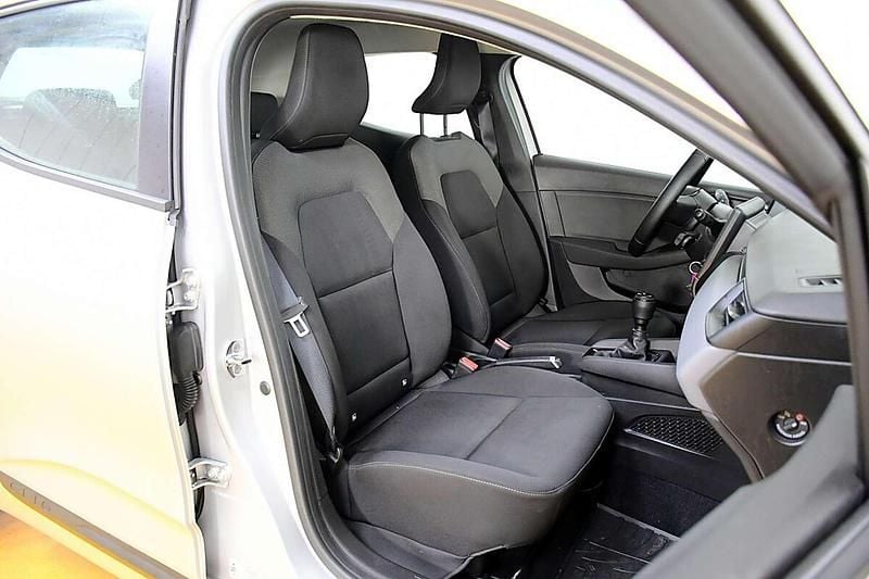 Gebraucht Renault Clio V Life 67 PS (49 kW) 2021 Silber Limousine