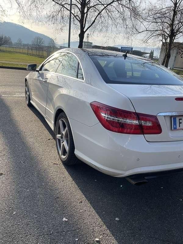 Gebraucht Mercedes E350 231 PS (169 kW) 2011 Weiß Coupé
