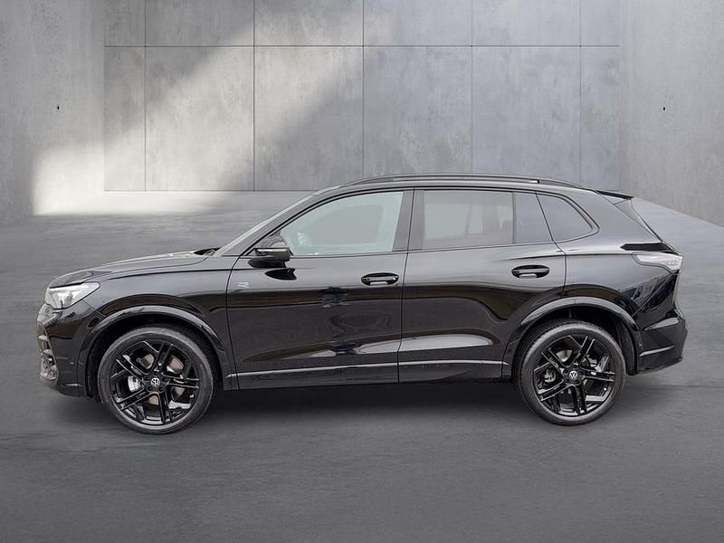 Neu VW Tiguan Sport 193 PS (141 kW) 2025 Schwarz  metallic SUV