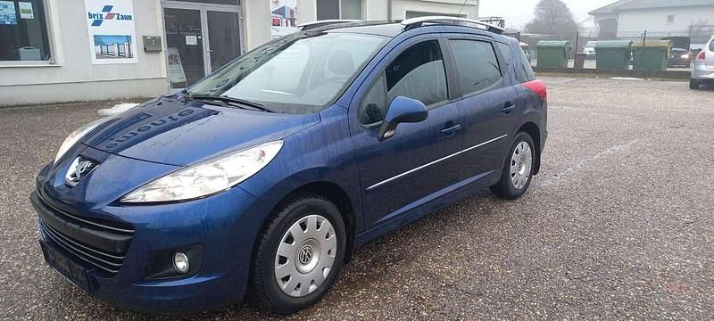 Gebraucht Peugeot 207 Active 109 PS (80 kW) 2010 Blau Kombi