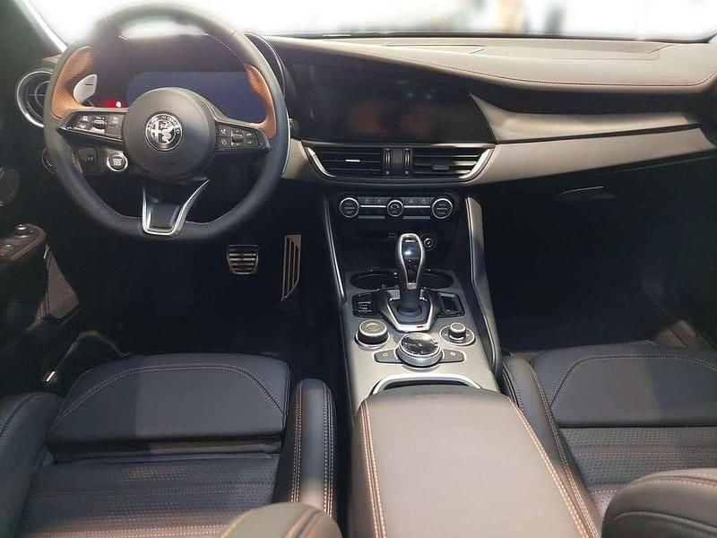 Neu Alfa Romeo Giulia 280 PS (205 kW) 2025 Schwarz Coupé