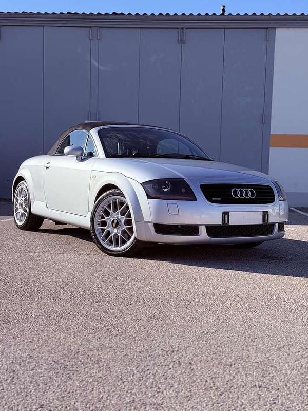 Silber Gebraucht 2002 Audi TT Roadster Cabrio | € 9.950 - Bild 1/4