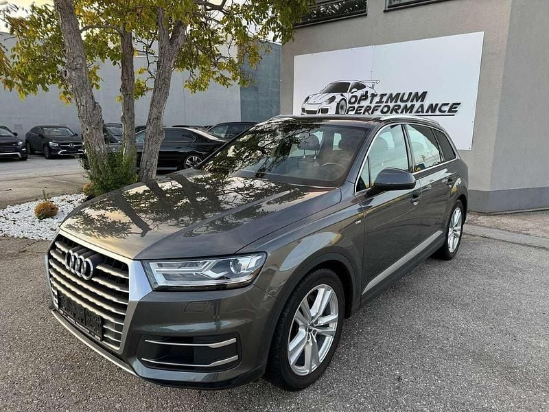 Grau Gebraucht 2017 Audi Q7 S-Line SUV | € 39.990 - Bild 1/4