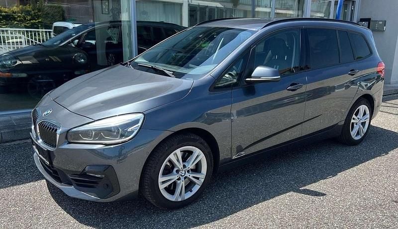 Gebraucht BMW 218 Gran Tourer Sport Line 150 PS (110 kW) 2019 Grau Van / Kleinbus