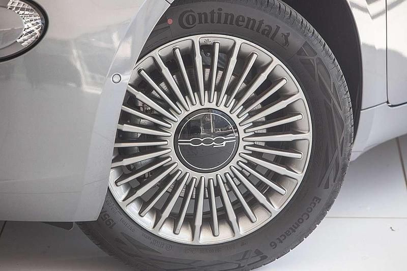 Gebraucht Fiat 500e 86 kW (118 PS) 2023 Grau Kleinwagen