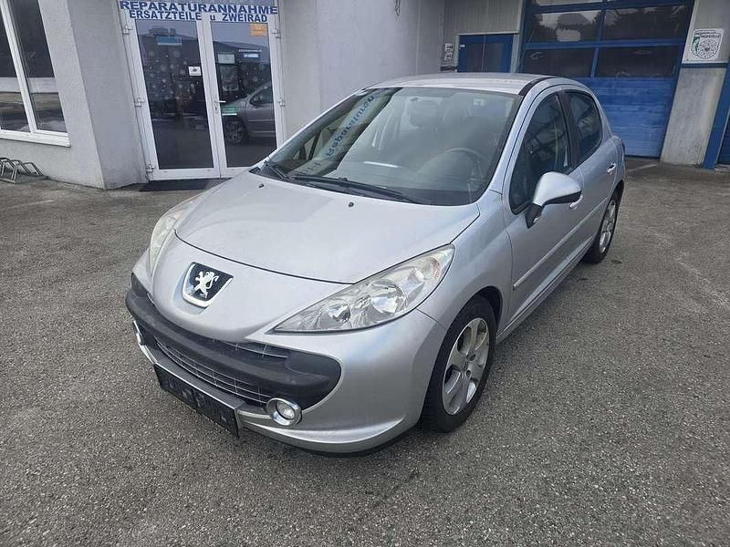 Gebraucht Peugeot 207 120 PS (88 kW) 2009 Silber Limousine