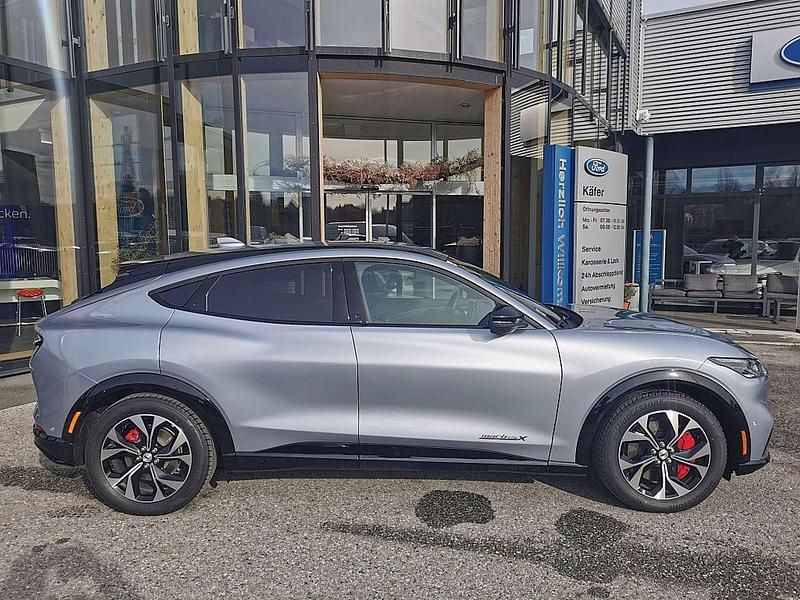 Gebraucht Ford Mustang Mach-E Extended Range 258 kW (351 PS) 2022 Blau SUV