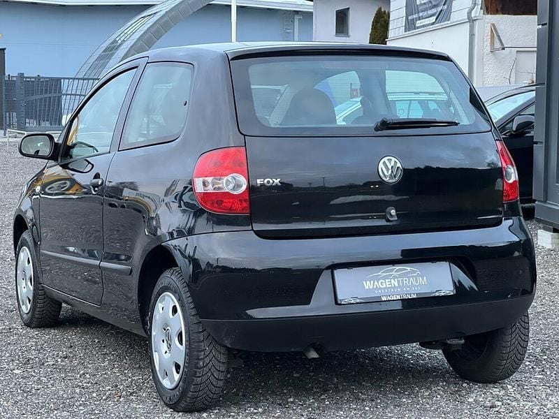 Gebraucht VW Fox 54 PS (39 kW) 2007 Schwarz Kleinwagen