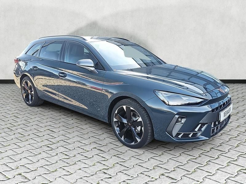 Neu Cupra Leon 150 PS (110 kW) 2025 Blau Kombi