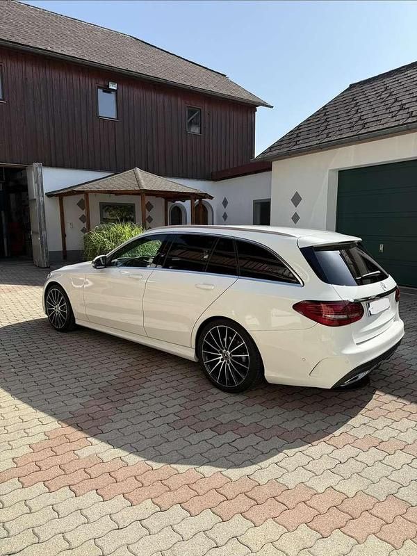 Gebraucht Mercedes C220 194 PS (142 kW) 2019 Kombi