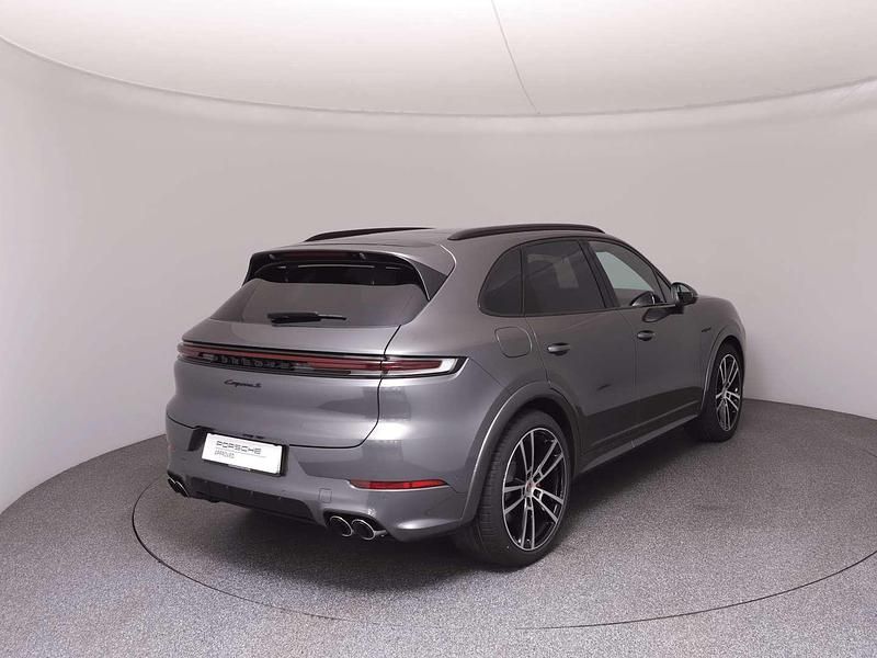 Gebraucht Porsche Cayenne S E-Hybrid 519 PS (381 kW) 2025 Mittelgrau  metallic SUV
