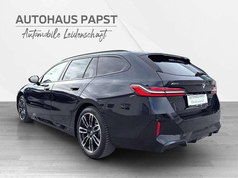 Gebraucht BMW 520 M Sport 197 PS (144 kW) 2025 Schwarz Kombi