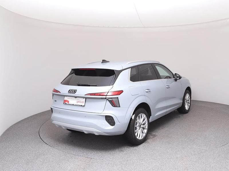Neu Audi Q3 150 PS (110 kW) 2026 Mittelgrau  metallicperleffekt SUV