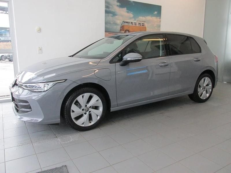 Neu VW Golf VIII 204 PS (150 kW) 2026 Mittelgrau  normal
