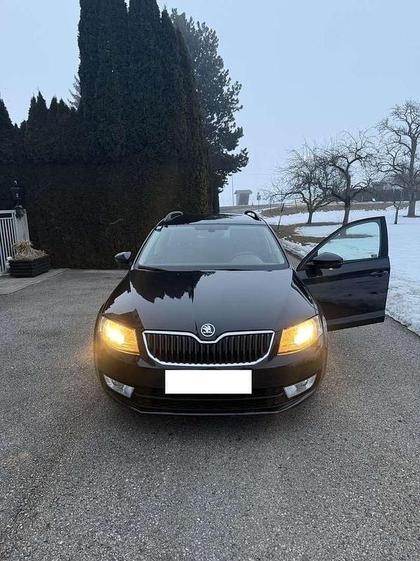 Gebraucht Skoda Octavia Ambition 105 PS (77 kW) 2013 Schwarz Kombi