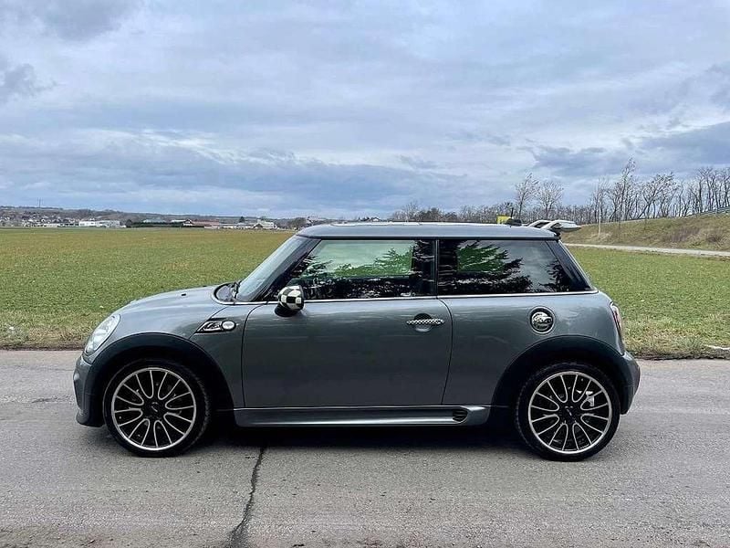 Grau Gebraucht 2007 Mini Cooper S Kleinwagen | € 5.000 (Fairer Preis) - Bild 1/4