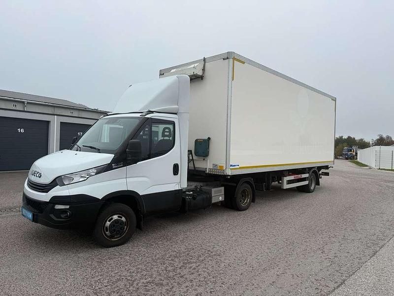 Weiß Gebraucht 2017 Iveco Daily Van | € 39.000 - Bild 1/4