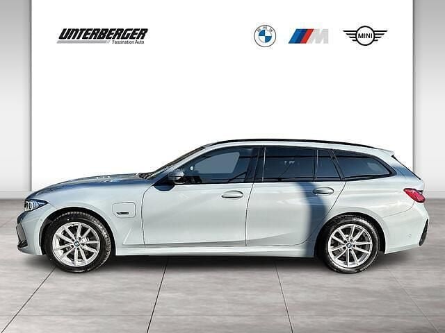 Gebraucht BMW 330 M Sport 184 PS (135 kW) 2022 Grau Kombi