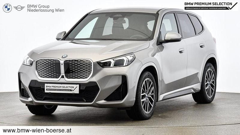 Gebraucht BMW iX1 Shadowline 150 kW (204 PS) 2025 Spacesilber SUV