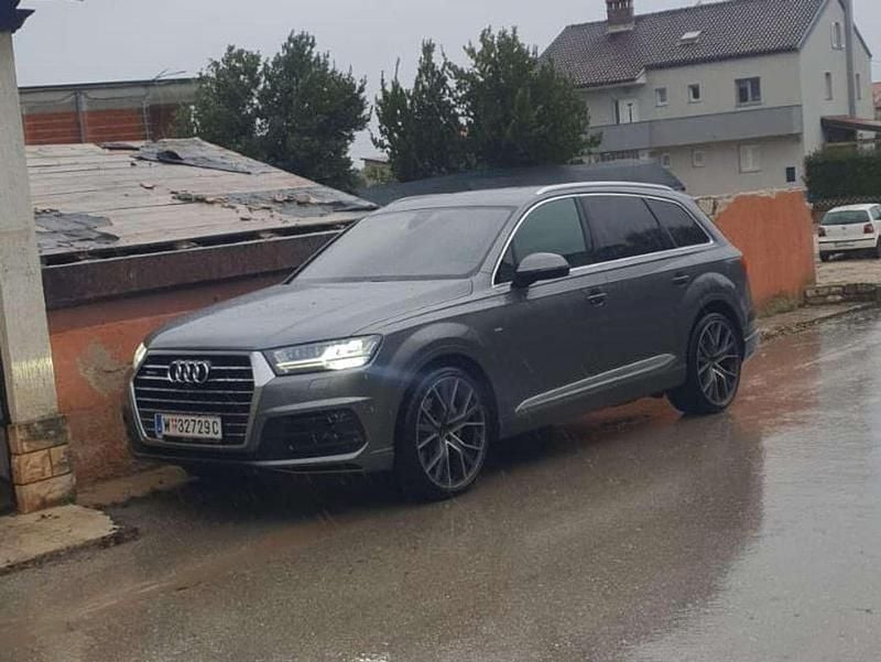 Gebraucht Audi Q7 S-Line 272 PS (200 kW) 2016 Grau SUV