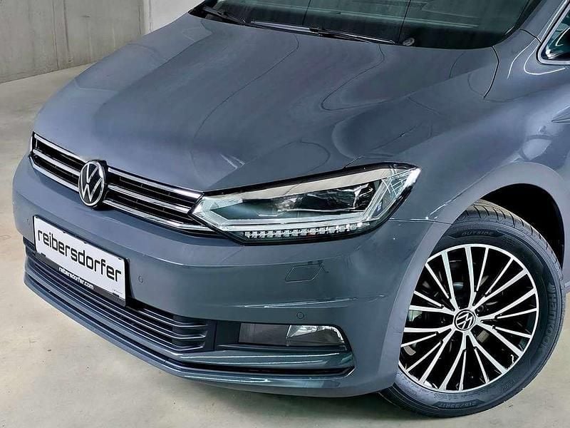 Neu VW Touran 150 PS (110 kW) 2025 Mittelgrau  metallic Van / Kleinbus