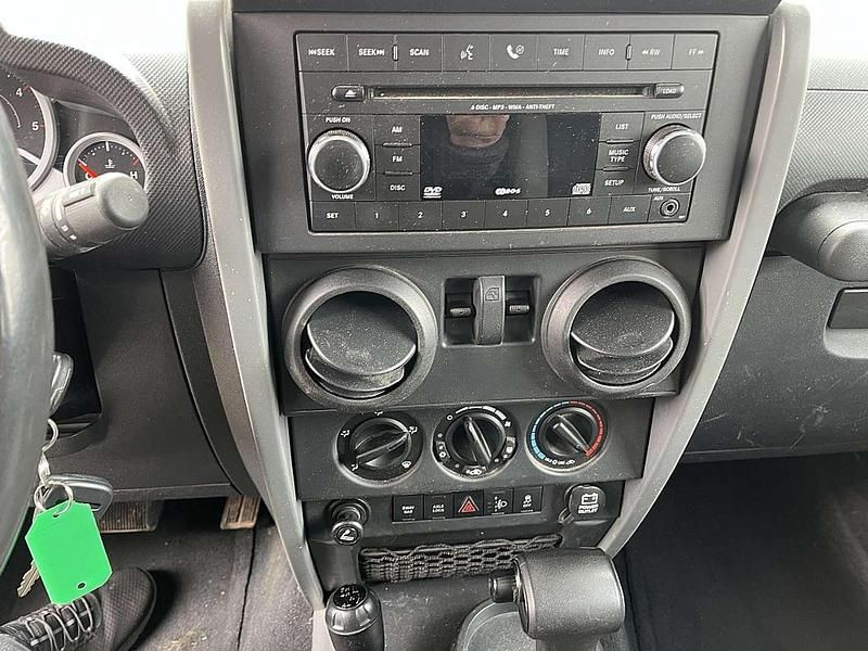 Gebraucht Jeep Wrangler Rubicon 177 PS (130 kW) 2010 Schwarz SUV