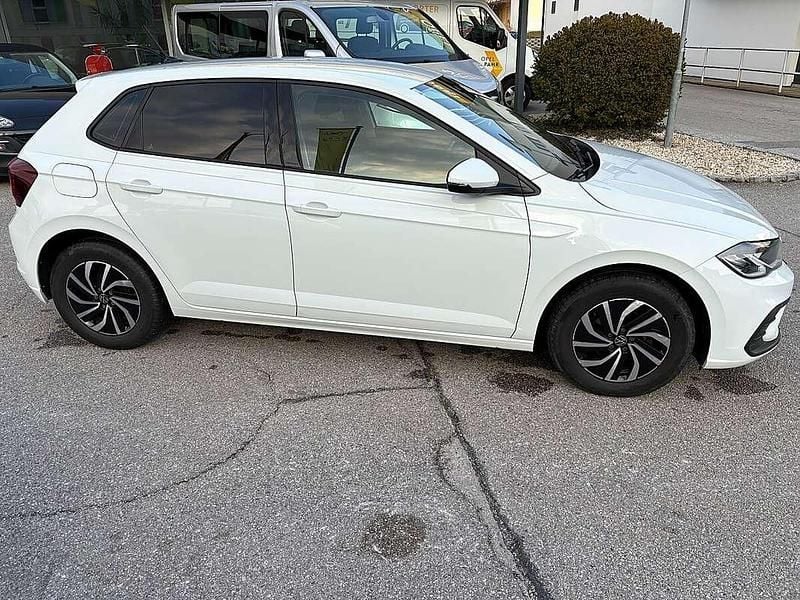Gebraucht VW Polo Life 95 PS (69 kW) 2023 Weiß Kleinwagen