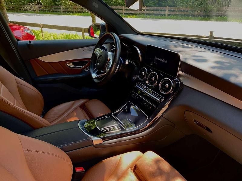 Gebraucht Mercedes GLC220 AMG line 194 PS (142 kW) 2022 Grau SUV