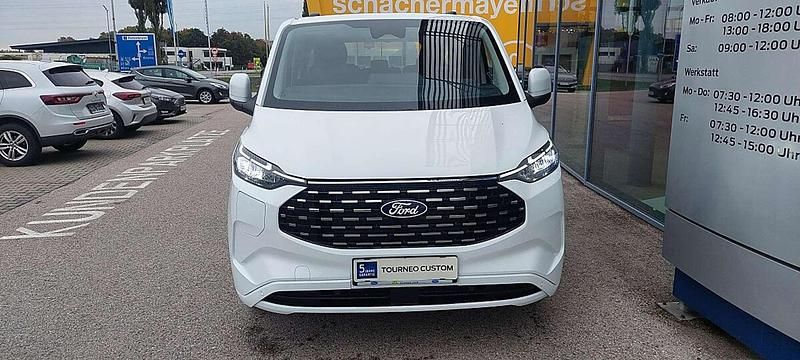 Neu Ford Tourneo Titanium 232 PS (170 kW) 2025 Weiß Kombi