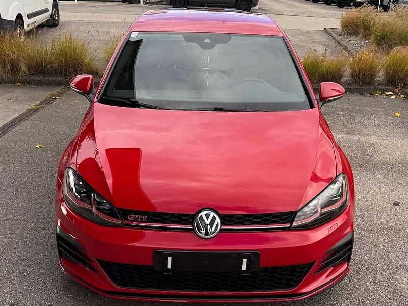 Rot Gebraucht 2017 VW Golf VII GTI Limousine | € 26.500 (Teuer) - Bild 1/4