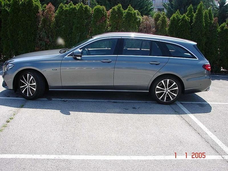 Gebraucht Mercedes E300 Avantgarde 194 PS (142 kW) 2019 Grau Kombi