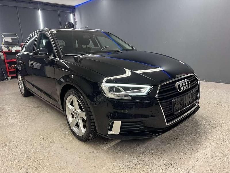 Gebraucht Audi A3 Sport 110 PS (80 kW) 2016 Schwarz Kleinwagen