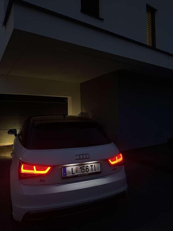 Weiß Gebraucht 2014 Audi A1 Sportback Ambition Kleinwagen | € 8.400 (Fairer Preis) - Bild 1/4