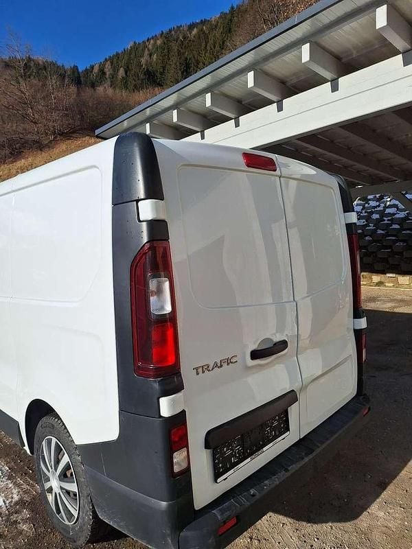 Gebraucht Renault Trafic 125 PS (91 kW) 2017 Weiß Van / Kleinbus