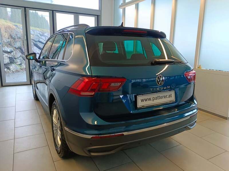 Gebraucht VW Tiguan Life 150 PS (110 kW) 2022 Dunkelblau  metallic SUV