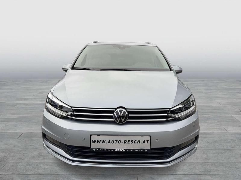 Gebraucht VW Touran Highline 150 PS (110 kW) 2025 Silber  metallic Van / Kleinbus