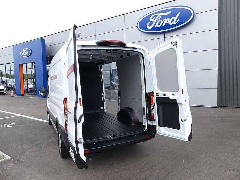 Gebraucht Ford Transit Trend 131 PS (96 kW) 2024 Weiß Van