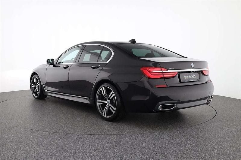 Gebraucht BMW 740 M Sport 320 PS (235 kW) 2018 Almandinbraun Limousine