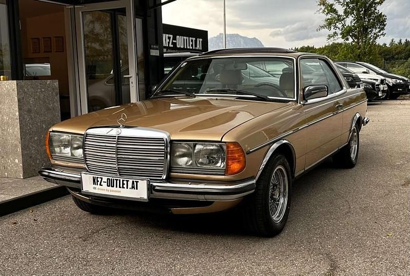 Braun Gebraucht 1983 Mercedes 230 Limousine | € 14.500 - Bild 1/4