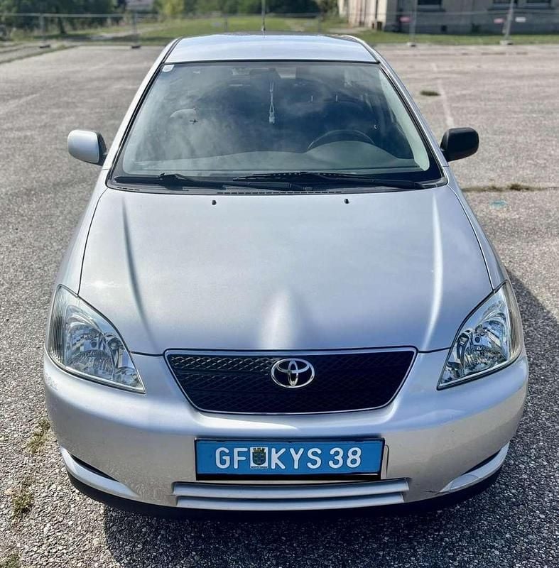 Grau Gebraucht 2004 Toyota Corolla Sol Limousine | € 3.100 - Bild 1/4