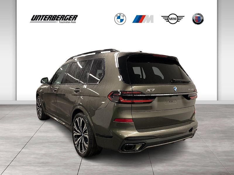 Neu BMW X7 M Sport 340 PS (250 kW) 2025 Grau SUV